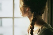 Sốc khi phát hiện chồng vào khách sạn với bạn thân!