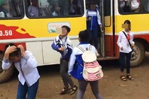 Nam sinh cấp 2 đánh bạn nữ ngất xỉu gây bức xúc