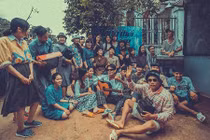 Sốt “rần rần” mốt chụp ảnh kỷ yếu thời bao cấp 