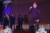 Phát hoảng mức cát-sê của sao Việt đi hát đám cưới