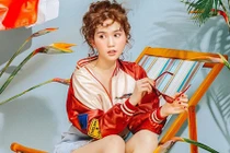 Thực hư Ngọc Trinh lộ hàng với chiếc váy không thể ngắn hơn