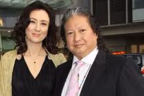 Cảnh khổ của người vợ có hôn lễ kỳ quặc với Hồng Kim Bảo