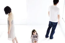 Chồng sống với người khác có con nhưng không giải thoát cho tôi