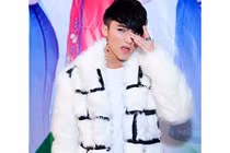 Sao Việt và gu "thời trang phang thời tiết" khuấy đảo sân khấu