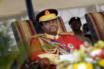 Choáng với thú ăn chơi xa xỉ của vua Swaziland