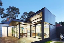 Nhà cấp 4 làm vườn trồng hoa bên trong vô cùng ấn tượng