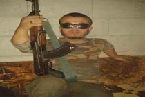 Phiến quân khủng bố cao... 90cm