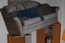 Khó đỡ với những chàng trai “cứng như quả trứng“