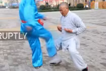 Xem môn phái Đũng quần sắt thúc gỗ vùng kín luyện kungfu