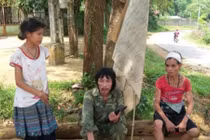 Lời 'trần tình' việc “nhặt vợ”, bán con của gã “nghệ sĩ đường phố“ 