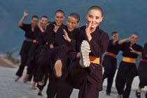 Lạ lùng huấn luyện ni cô thành “tuyệt đỉnh kung fu" 