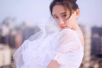 Đàn ông quen cởi áo gái hư và chỉ mặc váy cưới cho gái ngoan