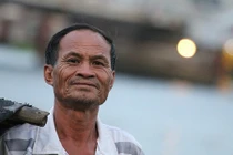 Chuyện về người "cướp cơm Hà Bá" trên sông Sài Gòn