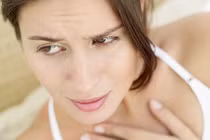 Dấu hiệu cảnh báo ung thư vòm họng cần đi khám gấp