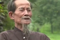 Cảm động cụ ông 70 ngày ngày nấu cháo, làm thơ tặng vợ