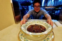Sốc với bát mì bò giá 7 triệu đồng với 6 vị thịt bò cao cấp
