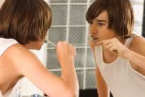 Tác hại khó ngờ từ đánh răng sai cách