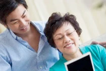 Khốn khổ vì mẹ chồng... ghen với con dâu