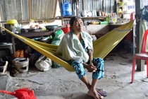 Bất ngờ gia cảnh khó khăn của “thủ môn quay lưng” Minh Nhựt