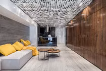 Căn hộ 110 m2 ở Hà Nội lột xác nhờ gỗ công nghiệp