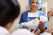 Cười "rụng răng" với những cách đặt tên con sinh ngày rét kỷ lục