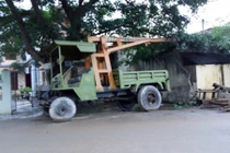 Tiềm ẩn tai nạn giao thông từ những "quái thú" bằng sắt 