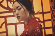 Chân dung người tình của Sơn Tùng MTP trong MV “Lạc trôi“