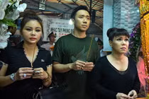 Sao Việt đau buồn đến viếng nghệ sĩ Khánh Nam 