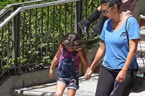 Vợ Chester Bennington lộ diện sau vụ chồng tự tử