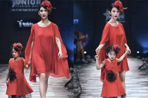 Xuân Lan tươi tắn bên con sau chia sẻ đời tư gây sốc 