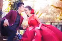 Ca sĩ chuyển giới Lâm Khánh Chi kết hôn với bạn trai kém tuổi