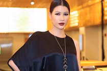 Bị chỉ trích, Trang Trần vẫn “đá đểu” nghệ sĩ Xuân Hương