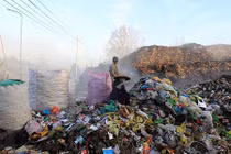 Ảnh: Nhặt nhạnh từng miếng cơm trên “đảo rác” ở đảo ngọc Phú Quốc