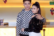 Tim - Trương Quỳnh Anh tay trong tay đi xem phim