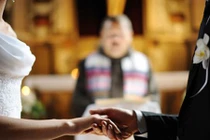 Các vụ hôn nhân giả ở Mỹ tăng vọt 