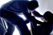 Nhân viên bảo vệ lừa hiếp dâm, cướp vàng phụ nữ