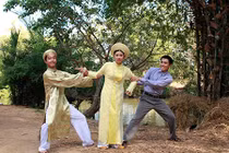 Loạt ảnh thú vị hậu trường phim “Dạ cổ hoài lang“