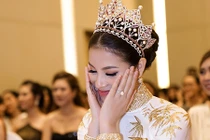 Phạm Hương ngại ngùng chia sẻ không biết bao giờ lấy chồng