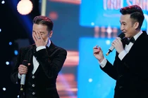 Đàm Vĩnh Hưng ngượng khi được Dương Triệu Vũ tặng nhẫn