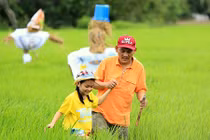 Cô bé triệu view Youtube tham gia “Bố ơi! Mình đi đâu thế?”