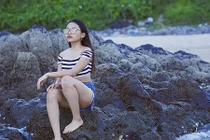 Phương Mỹ Chi diện quần siêu ngắn ngày càng táo bạo