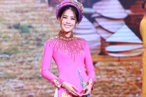 Hành trình Nam Em thoát mác “bản sao” Hoa hậu Thu Thảo