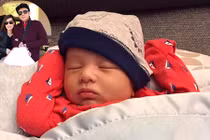 Ngắm con trai Đan Trường hơn 2 tuần tuổi đáng yêu