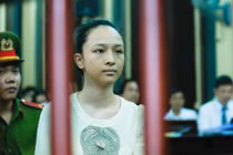 Sao Việt nói gì khi Hoa hậu Phương Nga ra tòa lần 2?