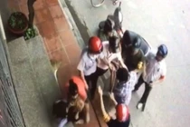 Sự thật việc cán bộ phường cầm gậy bắt chó nhà dân ở Hải Dương