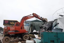 Dừng hoạt động hàng loạt cơ sở “chỉ bán hàng cho khách TQ”