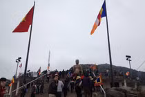 "Méo mặt" vì nơi khai hội xuân Yên Tử 2017 cách trung tâm quá xa