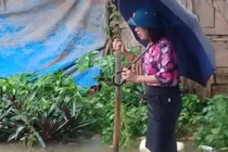 Thanh Hóa: Lộ nguyên nhân Bí thư kiêm Chủ tịch phường đứng trên bè chống lũ 