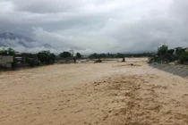 98 người thương vong, gần 18.000 nhà ngập sập do mưa lũ