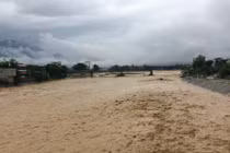 98 người thương vong, gần 18.000 nhà ngập sập do mưa lũ